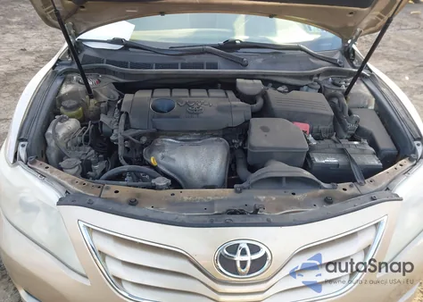 2011 Toyota Camry Le z USA, uszkodzony, nr VIN 4T1BF3EK1BU209970